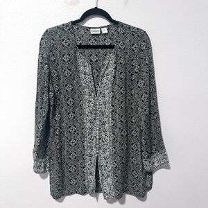 Chico's Black and White Relaxed tunic 100% silk 1